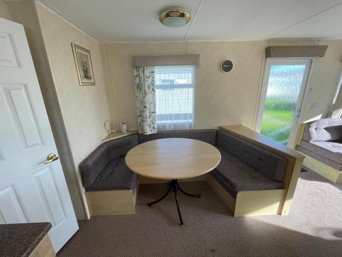 341 Family Caravan At Marine Holiday Park, Sleeps 6 Hotel Rhyl Eksteriør billede