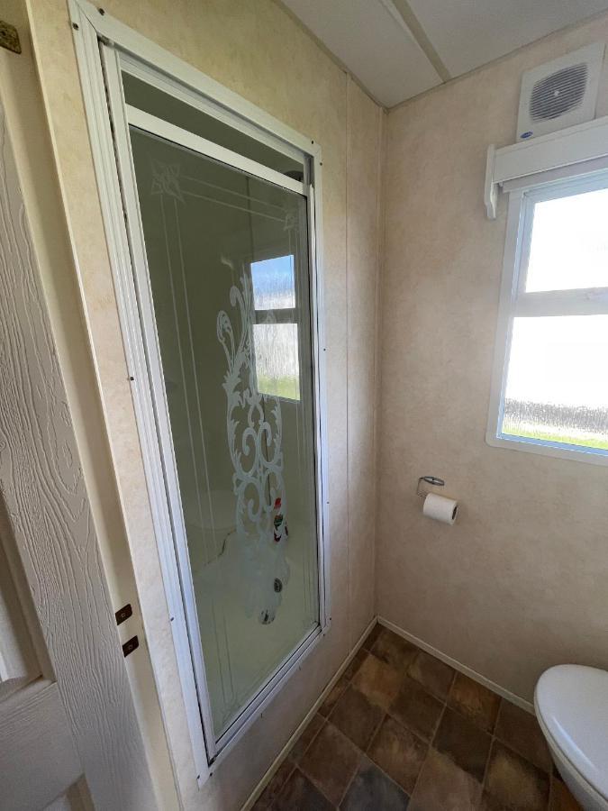 341 Family Caravan At Marine Holiday Park, Sleeps 6 Hotel Rhyl Eksteriør billede