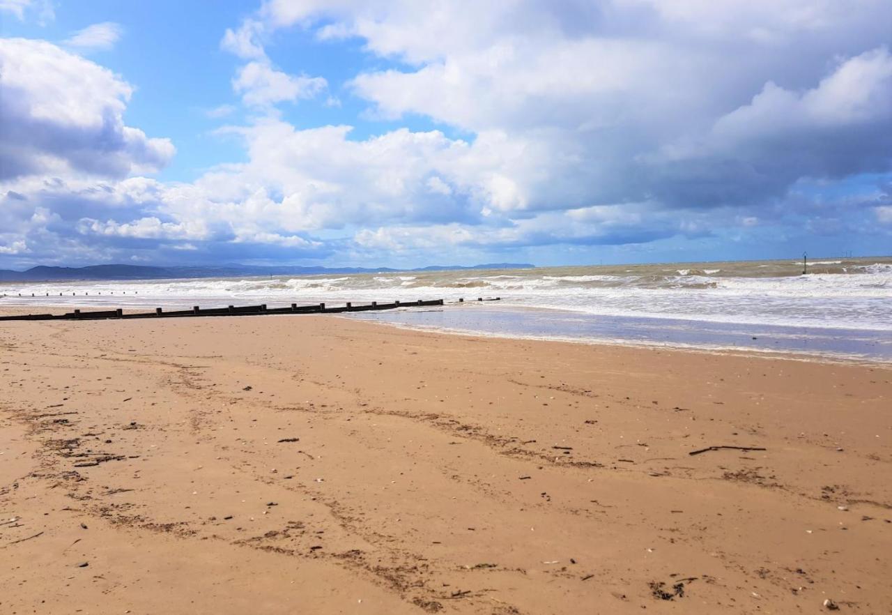 341 Family Caravan At Marine Holiday Park, Sleeps 6 Hotel Rhyl Eksteriør billede