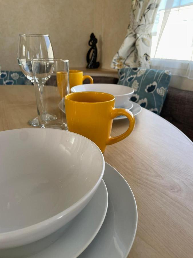 341 Family Caravan At Marine Holiday Park, Sleeps 6 Hotel Rhyl Eksteriør billede
