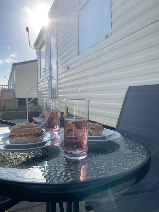 341 Family Caravan At Marine Holiday Park, Sleeps 6 Hotel Rhyl Eksteriør billede